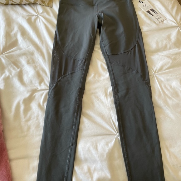 ALO Yoga Pants - NWT alo coast leggings